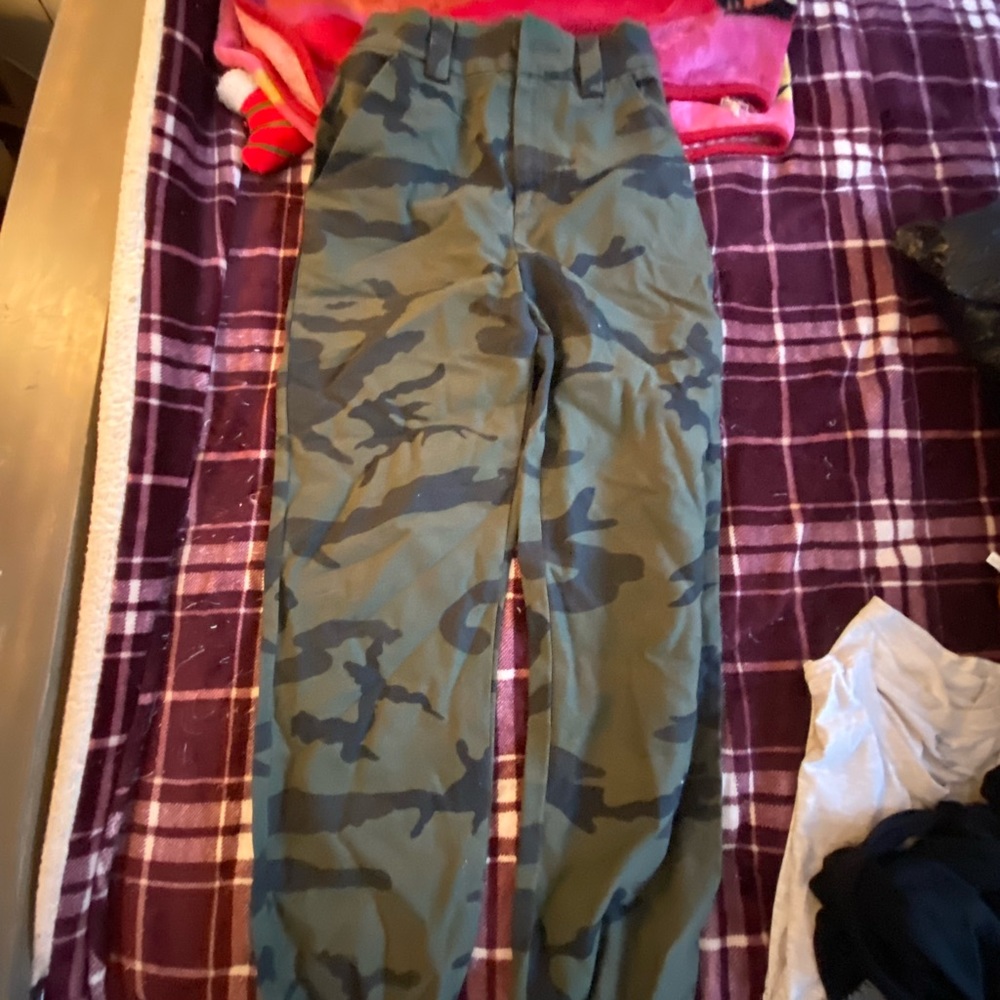 TNA camo pants XS